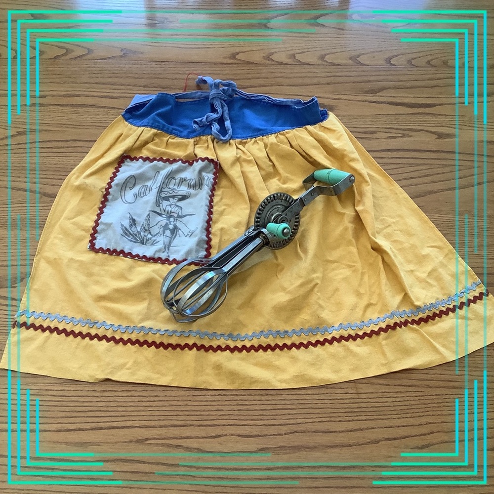 Vintage Blue Whirl hand mixer beater + Vintage California pocket apron Lot # 3